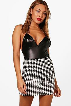 Boohoo Tasha Large Mono Dogtooth Basic Mini Skirt