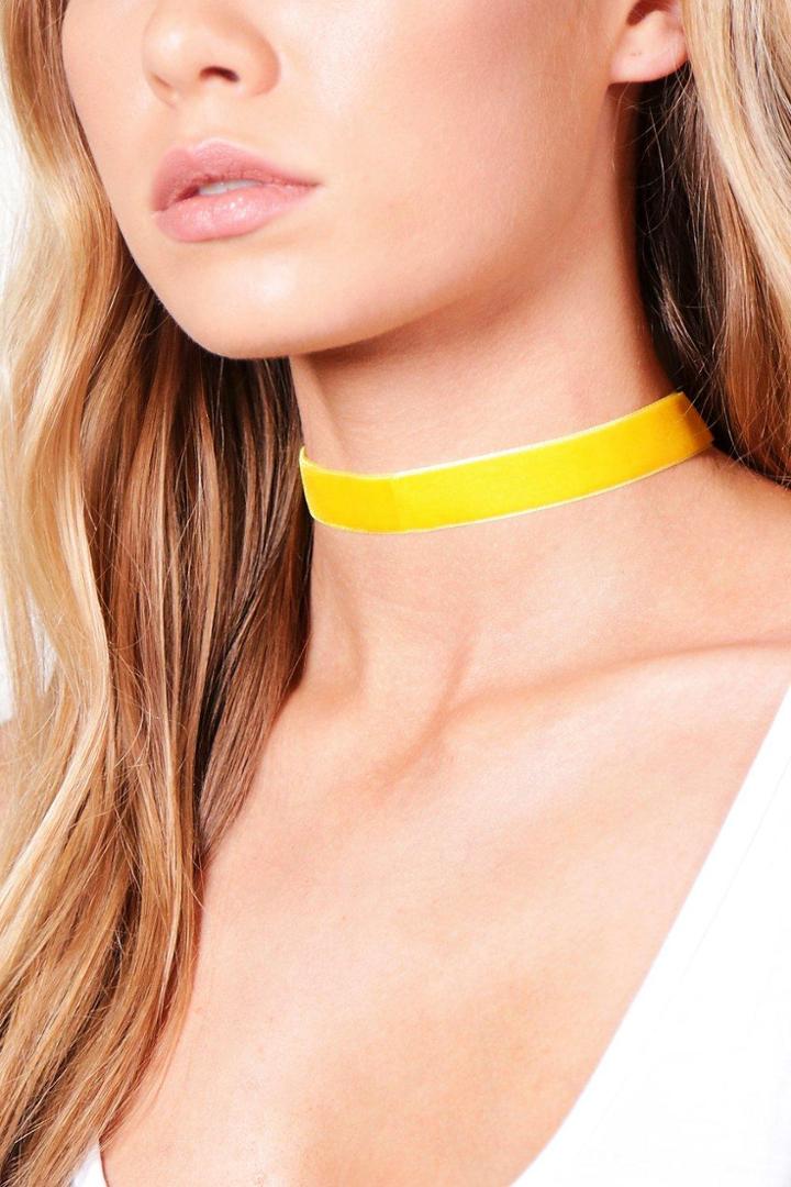 Boohoo Caroline Velvet Choker Mustard