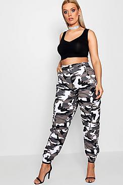 Boohoo Plus Terri Camo Cargo Jean