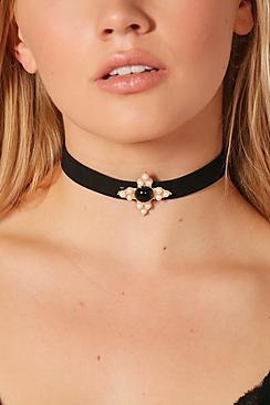 Boohoo Anabelle Military Jewel Pendant Choker