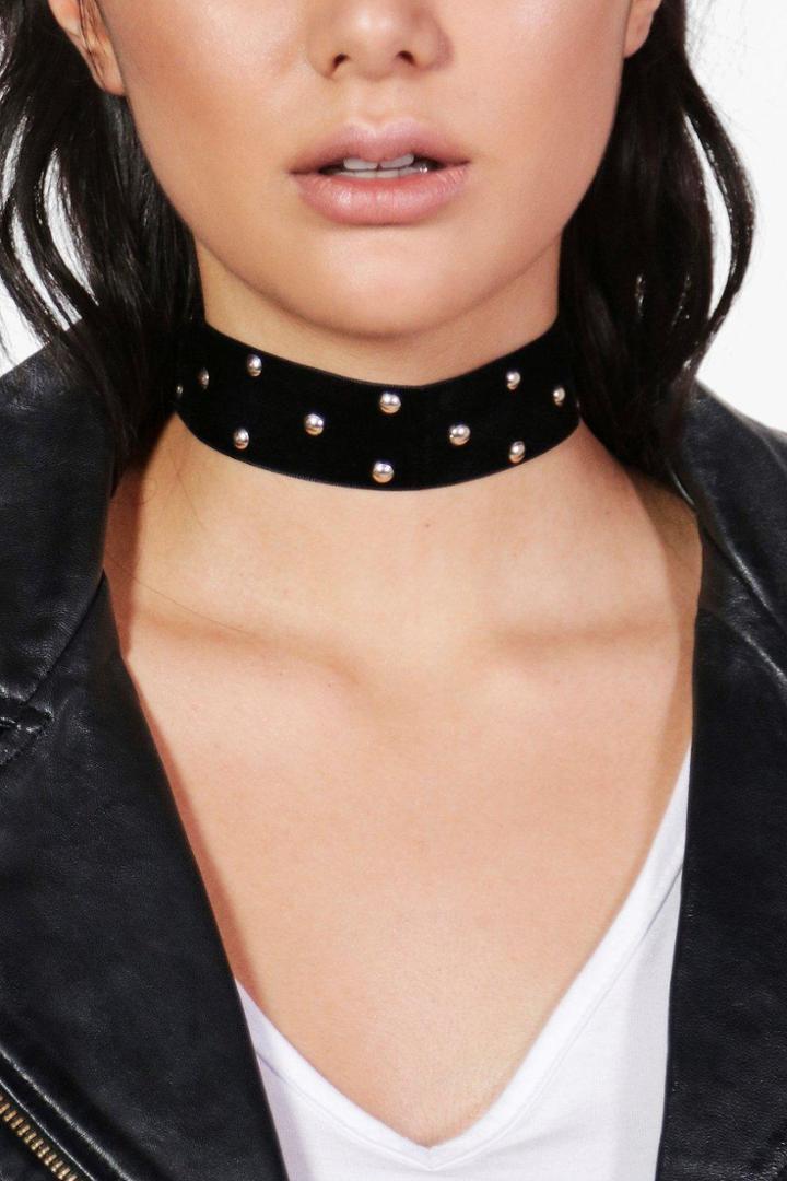 Boohoo Scarlet Studded Velvet Choker Black
