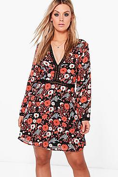Boohoo Plus Claudia Floral Plunge Shift Dress
