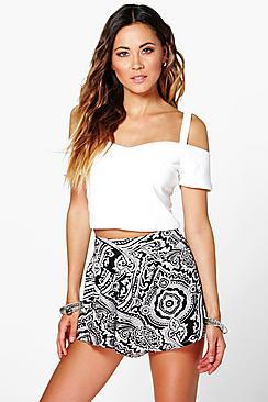 Boohoo Holly Printed Runner Shorts