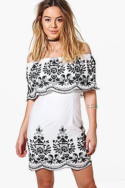 Boohoo Petite Mel Embroidered Hem Bodycon Dress