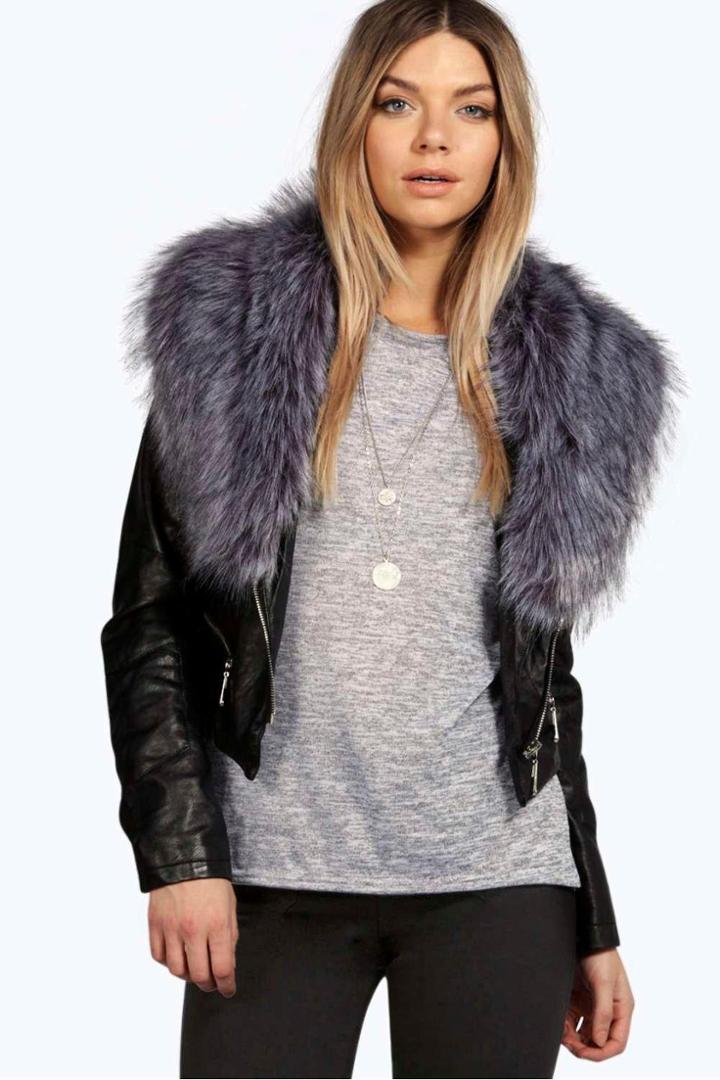 Boohoo Bella Biker Jacket With Faux Fur Collar Black