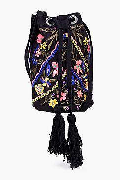 Boohoo Mae Floral Embroidered Duffle Bag