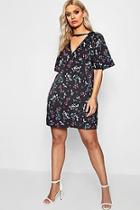 Boohoo Plus Ella Printed Choker Detail Shift Dress