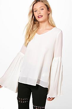 Boohoo Ria Pleated Flare Cuff Blouse