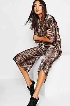 Boohoo Snake Print Velour T-shirt + Wide Leg Trouser