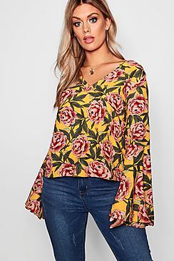 Boohoo Plus Martha Flared Sleeve Floral Top