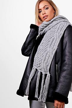 Boohoo Polly Chunky Knitted Tassel Scarf