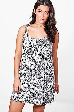 Boohoo Plus Joanna Floral Print Strappy Swing Dress