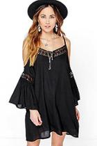 Boohoo Crochet Insert Open Shoulder Dress