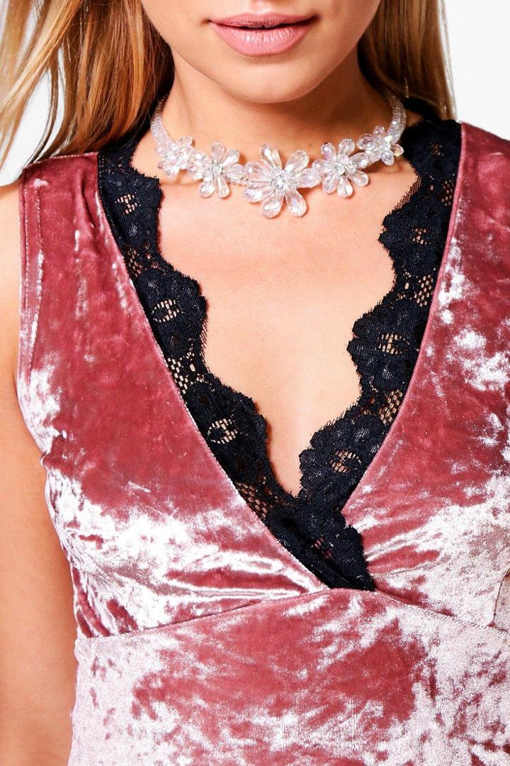 Boohoo Ivy 3d Flower Encrusted Statement Choker Clear