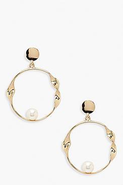 Boohoo Pearl & Twist Circle Earrings