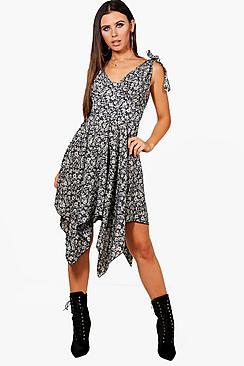 Boohoo Petite  Hanky Hem Floral Midi Dress