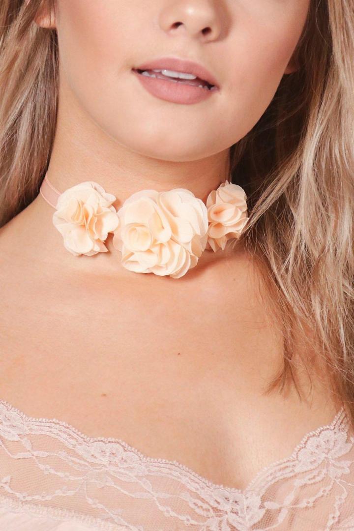 Boohoo Esme Floral Corsage Choker Blush