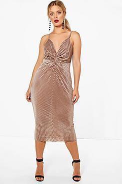 Boohoo Plus Velvet Twist Dress