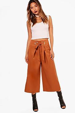 Boohoo Hannah Eyelet Detail Woven Wide Leg Culottes