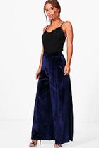 Boohoo Petite Hollie Velvet Wide Leg Trouser