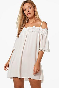 Boohoo Plus Tara Cold Shoulder Crochet Trim Shift Dress