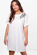 Boohoo Plus Hollie Embroidered Woven Shift Dress