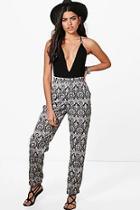 Boohoo Leila Relaxed Fit Trousers
