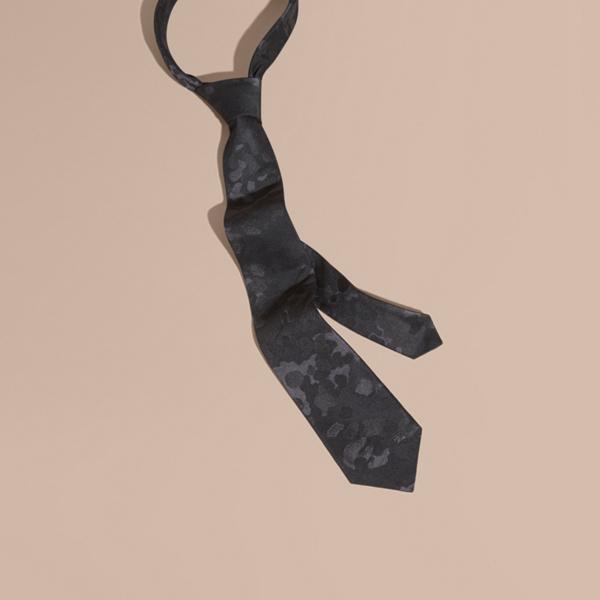 Burberry Modern Cut Patterned Wool Silk Tie