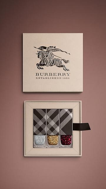 Burberry Runway Nails
