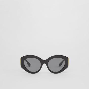 Burberry Burberry Hardware Detail Cat-eye Frame Sunglasses