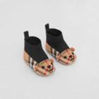 Burberry Burberry Childrens Thomas Bear Motif Vintage Check Booties, Size: 0