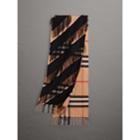 Burberry Burberry The Classic Check Cashmere Scarf With Fringing