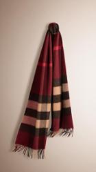 Burberry The Classic Cashmere Scarf In Giant Exploded Check