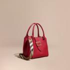 Burberry Burberry The Medium Buckle Tote In Grainy Leather, Red