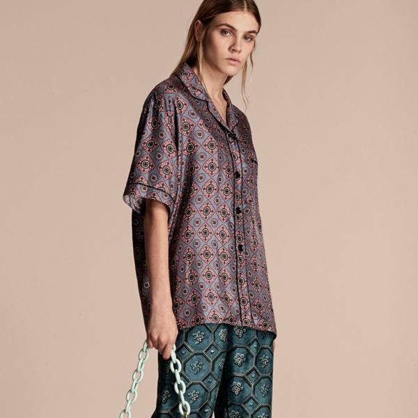 Burberry Short-sleeved Geometric Tile Print Silk Pyjama-style Shirt