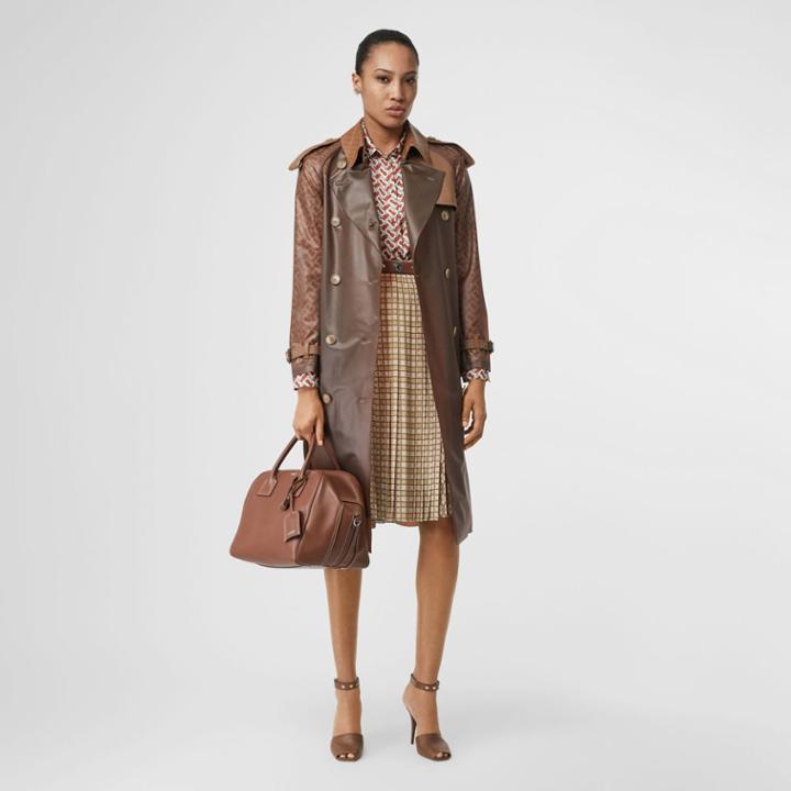 Burberry Burberry Contrast Graphic Print Pleated Skirt, Size: 00, Beige