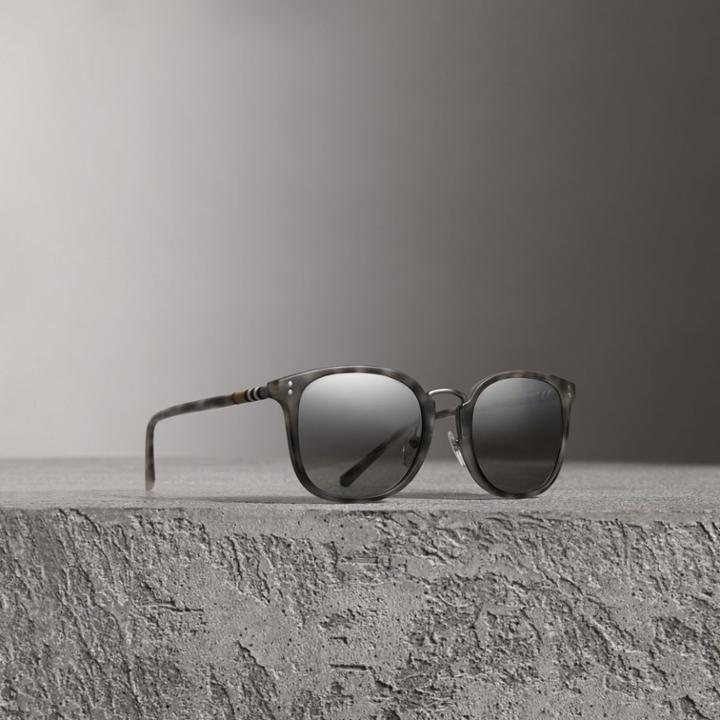 Burberry Burberry Square Frame Acetate Sunglasses, Grey