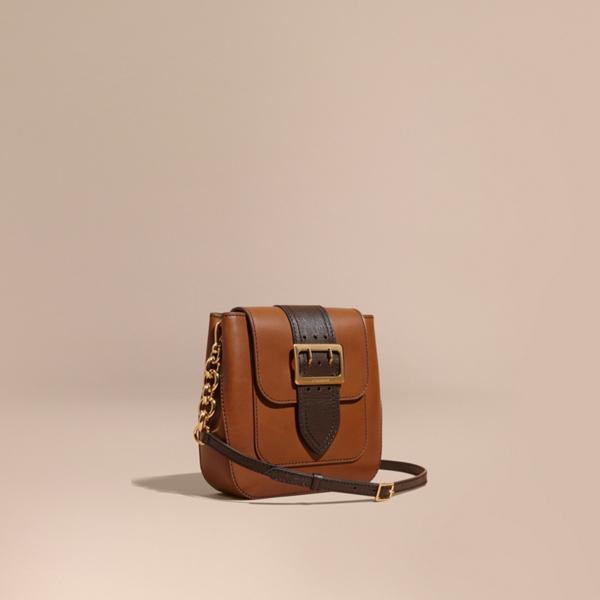 Burberry The Medium Buckle Bag - Square In Leather