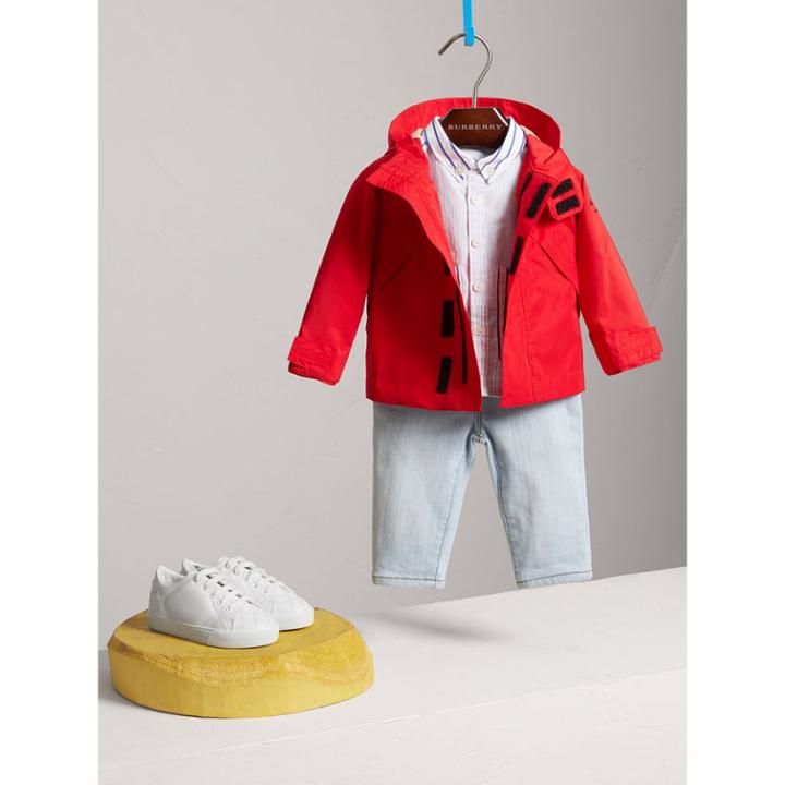 Burberry Burberry Shape Memory Taffeta Hooded Jacket, Size: 2y