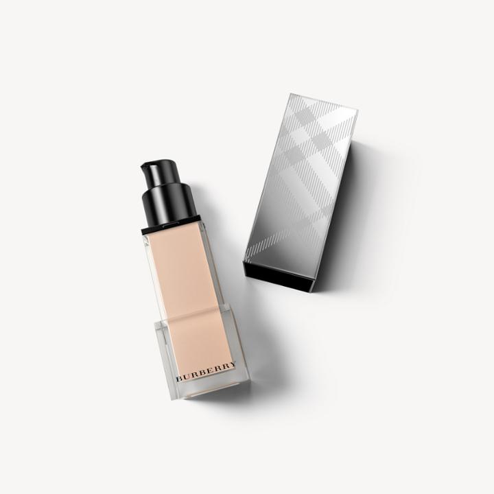 Burberry Burberry Fresh Glow Foundation Spf 15 Pa+++ - Porcelain No.11