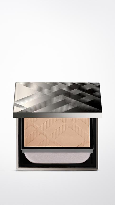 Burberry Sheer Compact Foundation -trench No.07