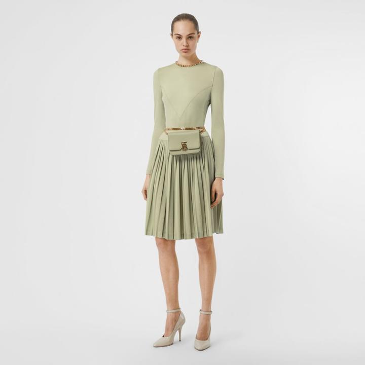 Burberry Burberry Chain Detail Pleated Stretch Silk And Crepe Dress, Size: 00, Green
