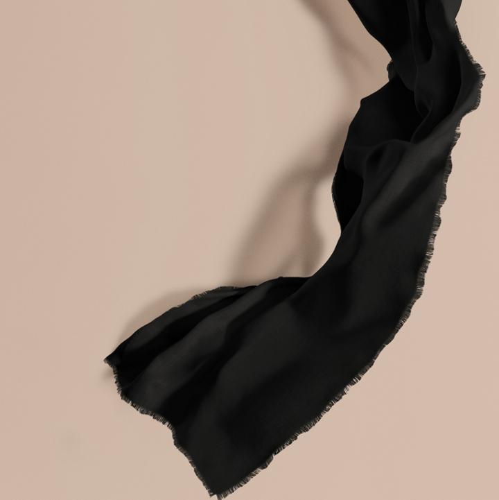 Burberry Burberry The Lightweight Cashmere Scarf, Black