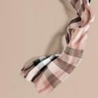 Burberry Burberry The Lightweight Cashmere Scarf In Check, Purple