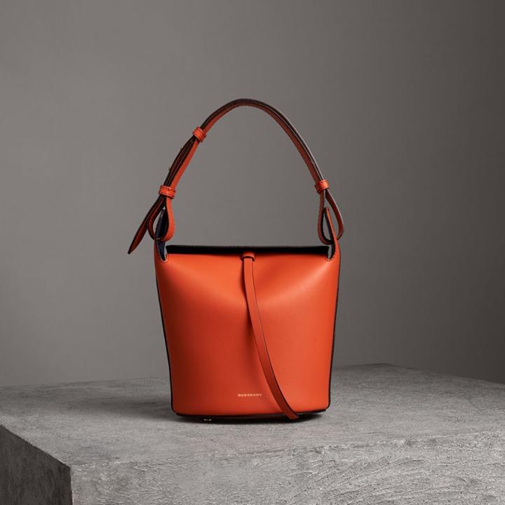 Burberry Burberry The Small Leather Bucket Bag, Orange
