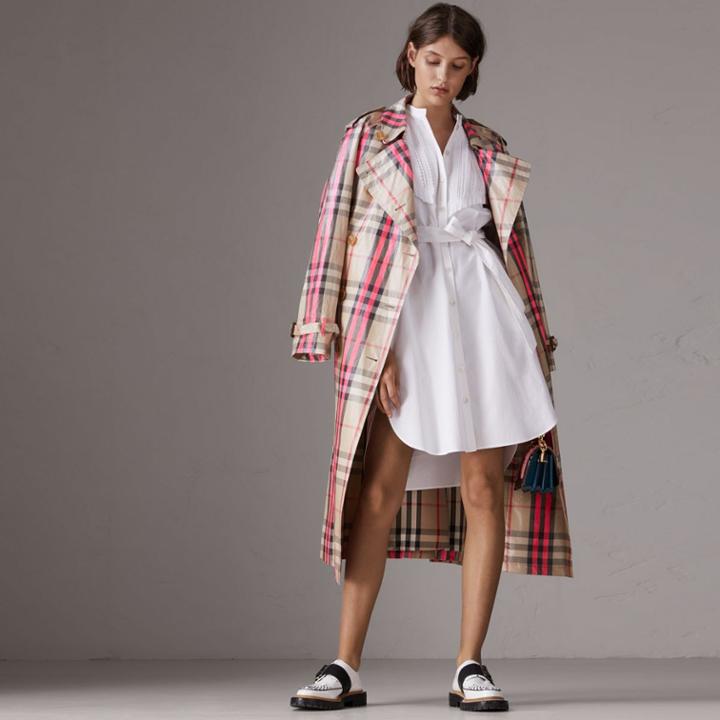 Burberry Burberry Pintuck Detail Stretch Cotton Shirt Dress, Size: 06, White