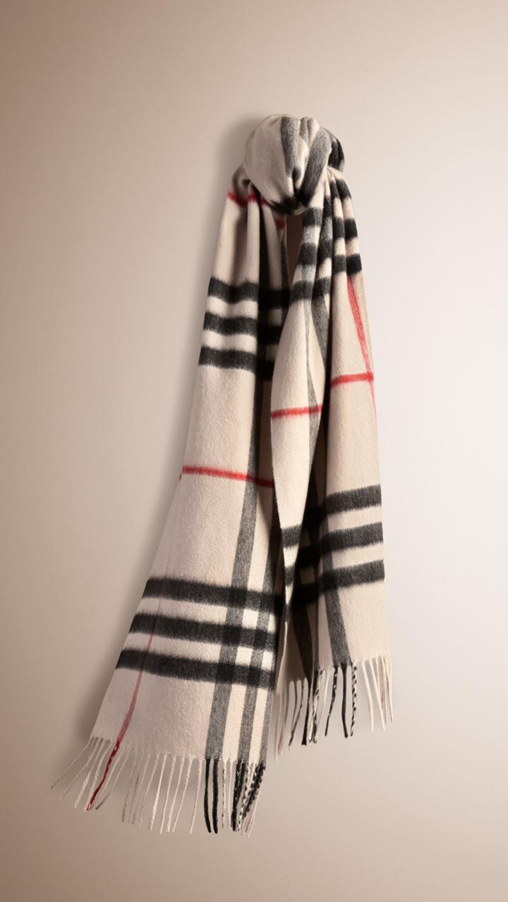 Burberry Burberry The Classic Cashmere Scarf In Heritage Check, Beige
