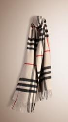 Burberry Burberry The Classic Cashmere Scarf In Heritage Check, Beige