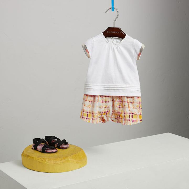 Burberry Burberry Scribble Check Silk Drawstring Shorts, Size: 6y