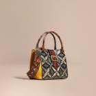 Burberry Burberry The Medium Buckle Tote In Tiled Snakeskin, Blue